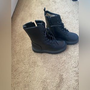 Black combat boots size 6